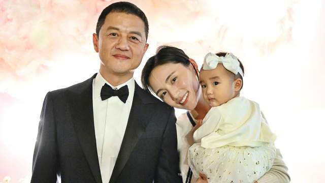 了！3岁女儿大哭不愿搬到老小区水泥房pg电子试玩入口李亚鹏妻子自曝没钱(图3)