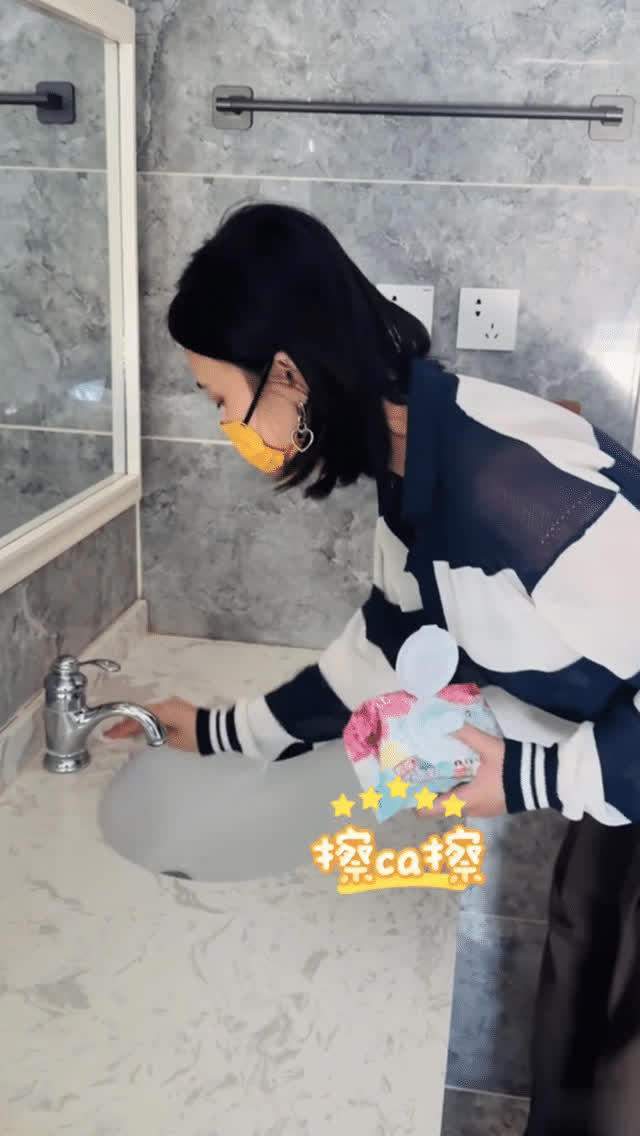了！3岁女儿大哭不愿搬到老小区水泥房pg电子试玩入口李亚鹏妻子自曝没钱(图8)